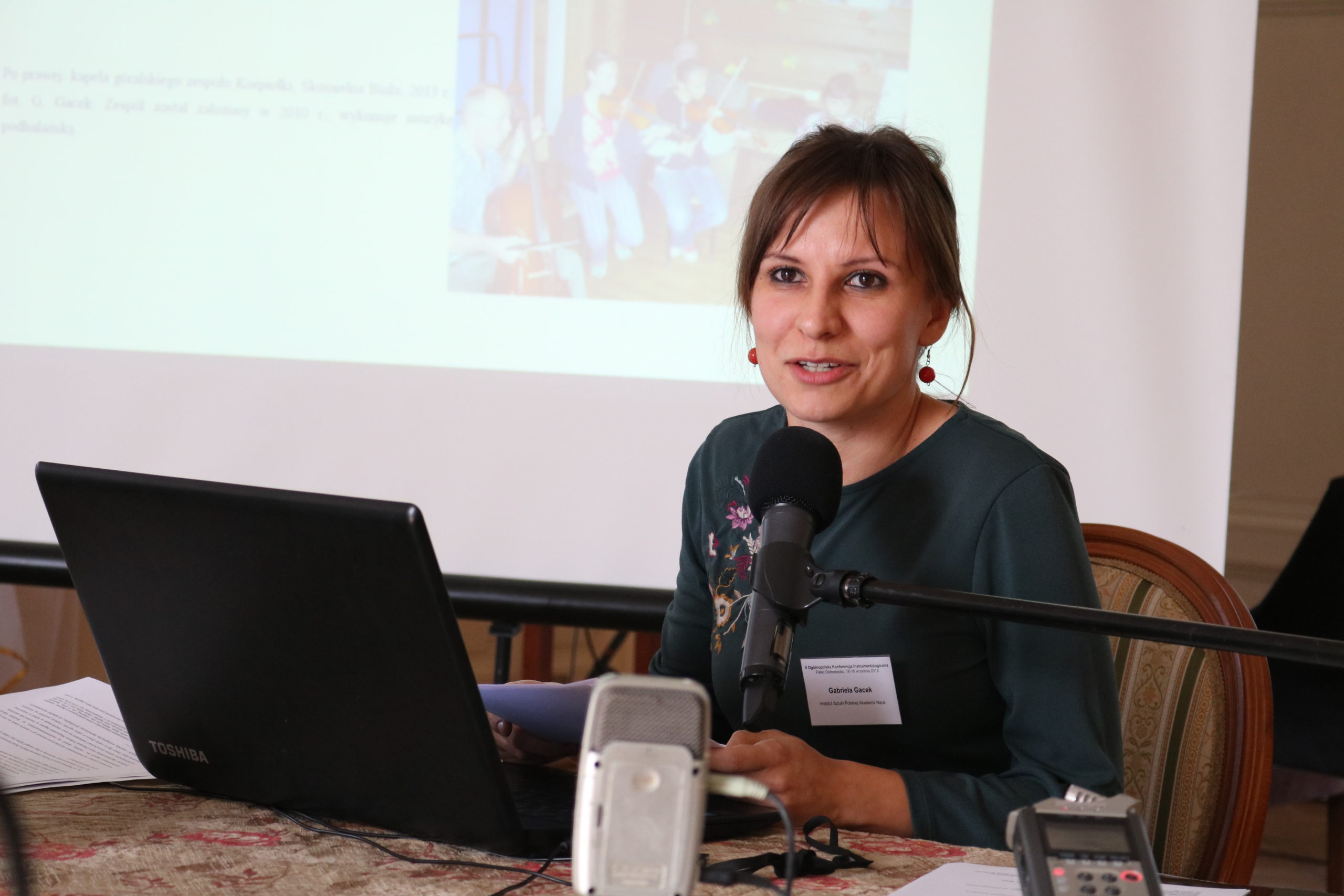 W poszukiwaniu tradycyjnego składu instrumentalnego kapeli kliszczackiej – współczesne (re)konstrukcje – Dr Gabriela Gacek