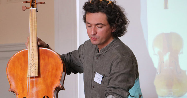 Rekonstrukcja wiolonczel: od renesansowego basse de violon, przez cello piccolo, po późnobarokową wiolonczelę koncertową oraz ich różnice z tradycyjną współczesną wiolonczelą