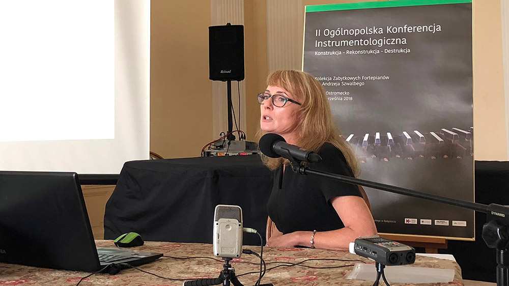 Metody rekonstrukcji i ich wpływ na cechy dźwięku glinianych grzechotek archeologicznych – Katarzyna Tatoń