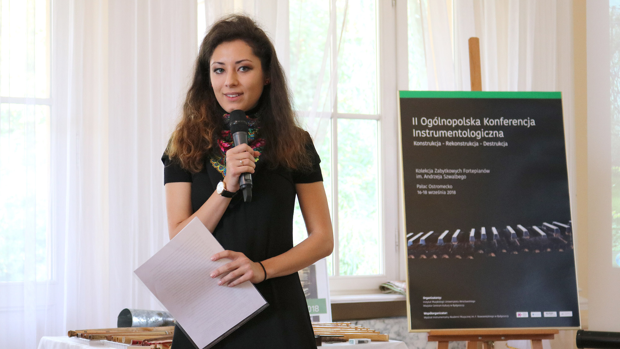 Zdobienia mieszczańskiego salonu muzycznego na przykładzie gdańskiego domu Uphagenów – obraz rzeczywisty, standardowy (wzorniki) czy twór artystyczny?