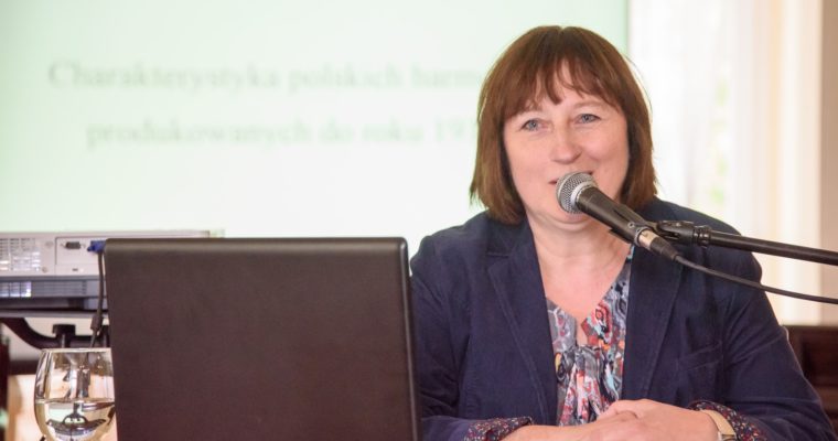 Charakterystyka polskich harmonii produkowanych do roku 1939 – Dr Olga Siejna-Bernady