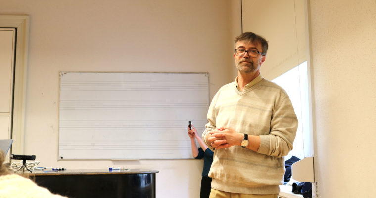 Instrumenty muzyczne i badania instrumentologiczne w kontekście refleksji nad pejzażem dźwiękowym. Przegląd zagadnień – Dr Robert Losiak