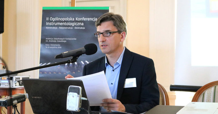 Od pomysłu Leonarda da Vinci do fortepianu smyczkowego – Sławomir Zubrzycki