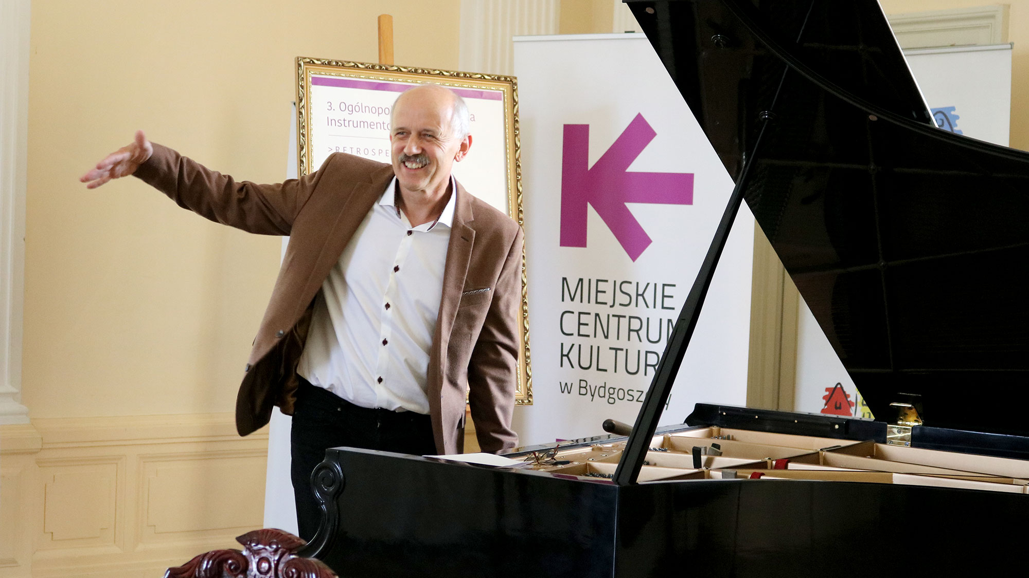 Strój mezotoniczny i nierównomiernie temperowany w praktyce – Janusz Starzyk